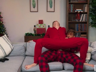 MEN - Dom King Plays Video Games On Christmas Morning While Jake Preston Sneakily Sucks His Cock